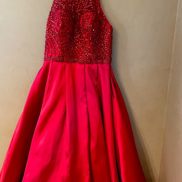Milano, red, long, formal, prom dress with sequins bodice. Size 10. Has POCKETS! - Picture 3 of 10